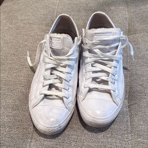 Converse Chuck Taylor All Star Low Top Leather Sneakers. Size 11 Womens. Mens 9.